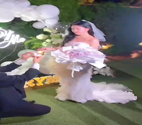 有情人终成眷属!野球手白晶今日求婚成功啦!