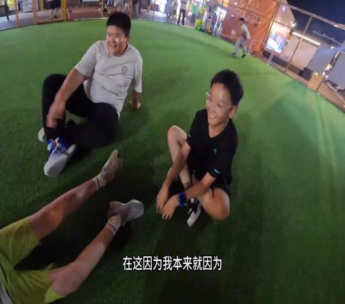 博主:你爹是郑铮郑铮儿子:啊,因为我姓郑