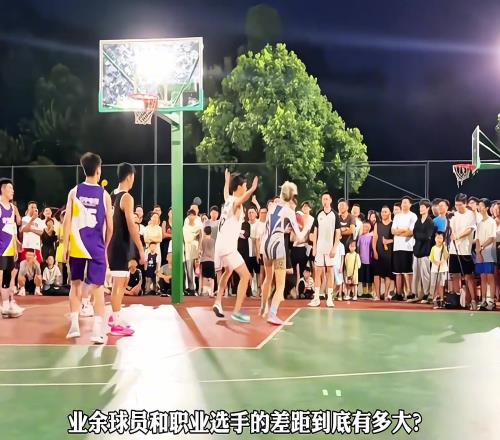 光脚穿着短裙闪耀野球场,这位篮球美女到底有着怎样的实力