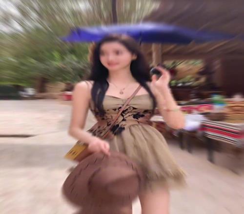 久违的美女主播金佳悦!这种穿搭是什么风格哈