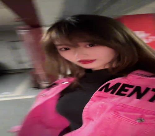 女主播小七晒视频:跳舞不行,全靠运镜