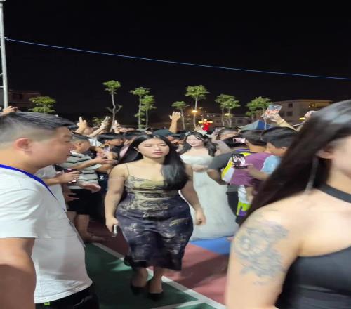 兄弟们,别和我争,最后那位妹子我是真喜欢