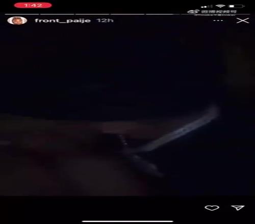 哈登女友此前在INS上发了一段在夜店被男子亲吻视频,随后删掉