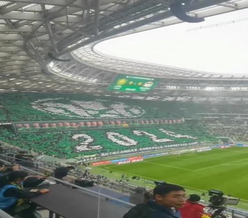 场均上座人数全球第32,再来欣赏新工体收官战巨型Tifo