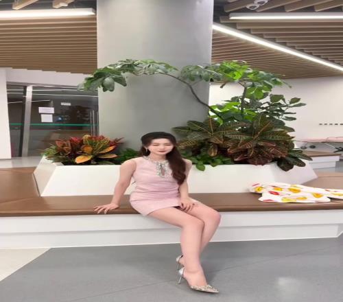 腾讯新晋女主播炼炼,是吧友们喜欢的类型吗