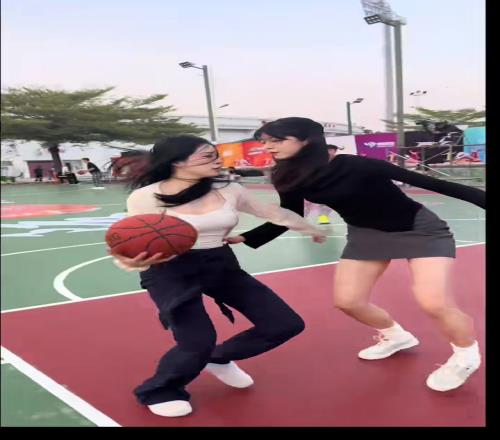 这么高的女孩子都防不住,你叫吧友们怎么防