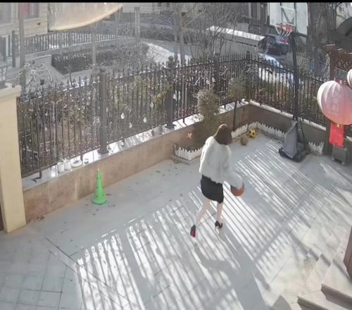 以前还可以以没球鞋为借口不去打球,现在好了,没借口了!
