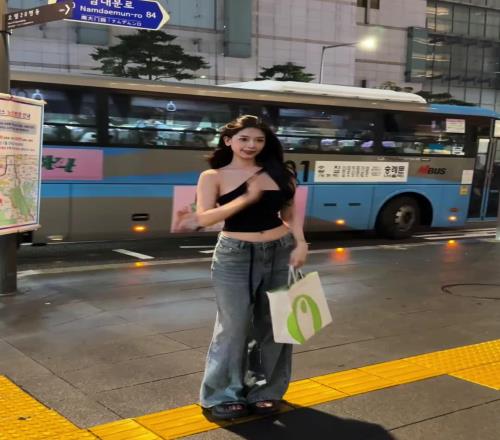椰子街头街拍怀孕了依然少女感十足!