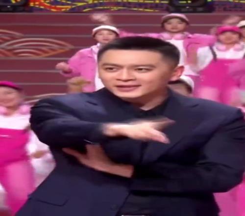 杨鸣不愧是辽宁队主帅,主要负责帅