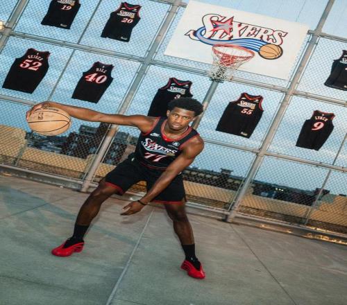 从2400人小岛打进NBA,他才真是“上乔下科”?