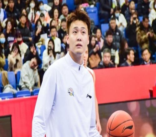 媒体人:翻CBA规定没找到平移合同的内容注册专员们可能理解更深