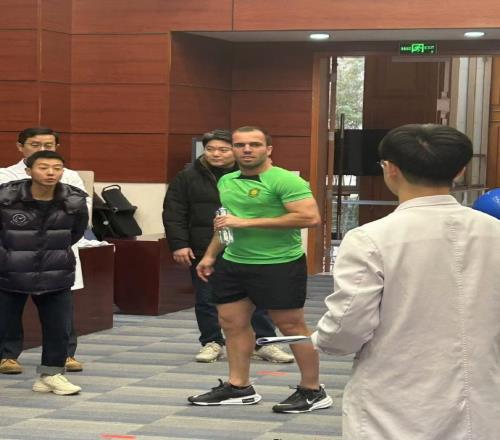 塞鸟:披上国安队服感到非常激动与兴奋钟意10号但可能选择7号