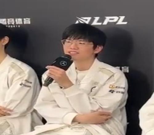 玩上兵法了!Jiejie:第二局亮盲僧是为了给对面点压力没想选
