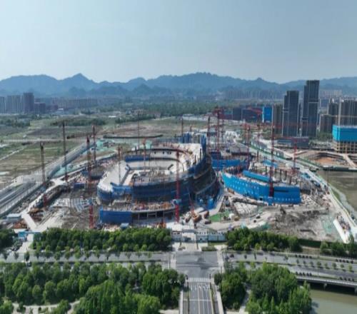 杭州余杭国际体育中心看台主体结构完工,是浙江首个6万座足球场