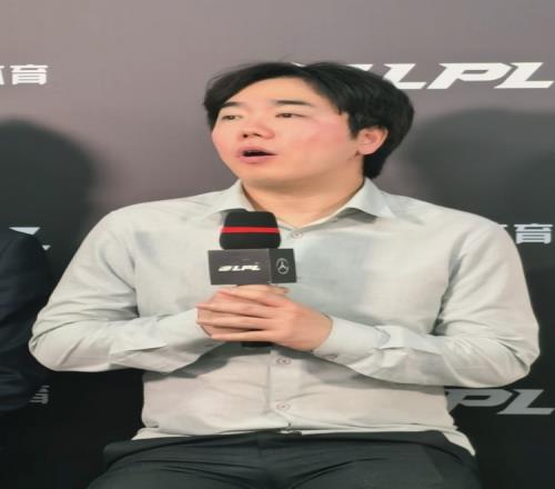 你说行就行吧!红米教练:小奶油岩雀发挥很不错只是中间有失误