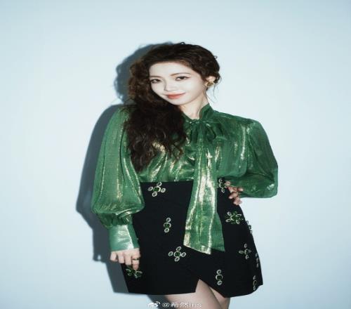 女明星的既视感!希然晒粽子色ootd:大家明天吃甜粽还是咸粽呀