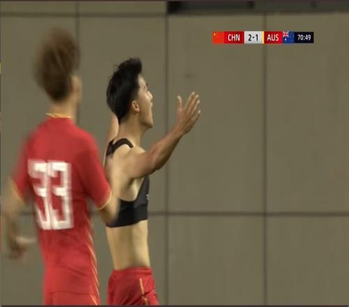 脱衣庆祝!梁仕宇头球接力破门,国少31领先澳大利亚U16