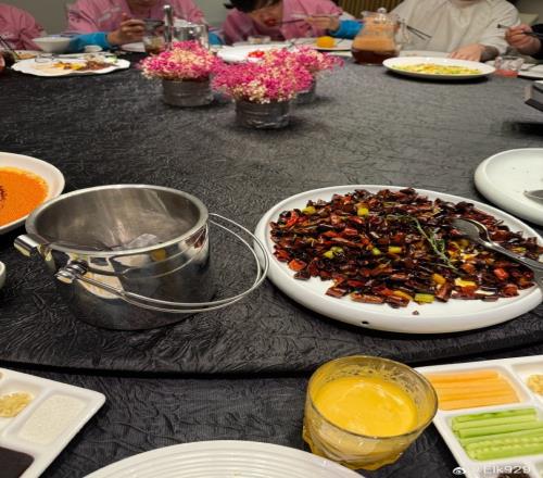 Elk赛后分享聚餐美食:吃点好的大家打的好下场继续加油