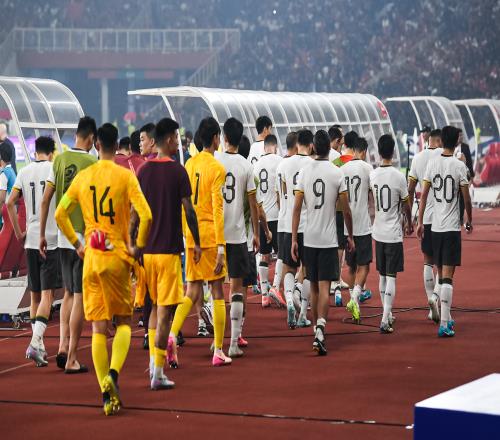 又一个四年!国足无缘2026世界杯,赛后众国脚遗憾谢场