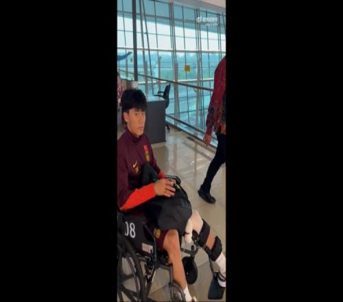 成都蓉城官方:胡荷韬左膝韧带和半月板疑似损伤,有待进一步检查