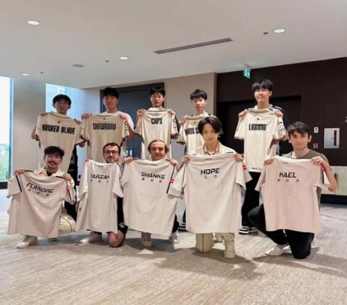 G2晒与AL队员交换队服:北美赛区的爹,我们也即将是