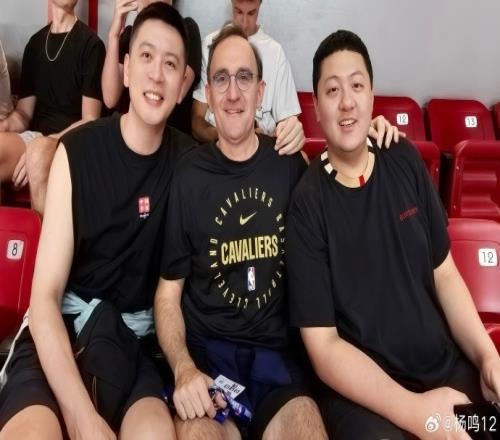 杨鸣现场观战给杨瀚森助阵:没有考察、只有助威的一场比赛