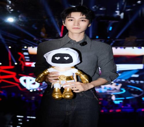 EWC官推更新电竞世界杯照片:推广大使王俊凯在现场
