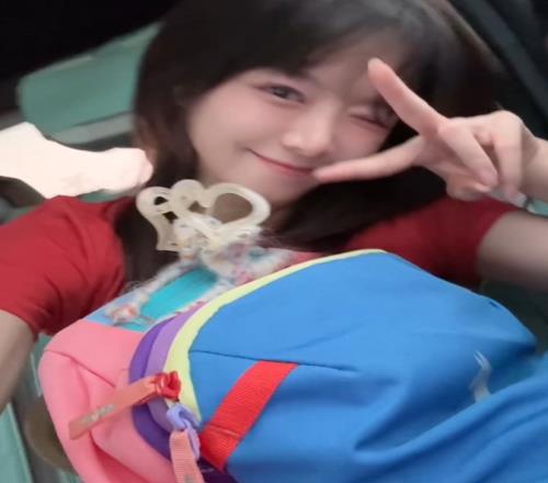 主持骆歆晒照:出发!!希望我还能赶得上飞机