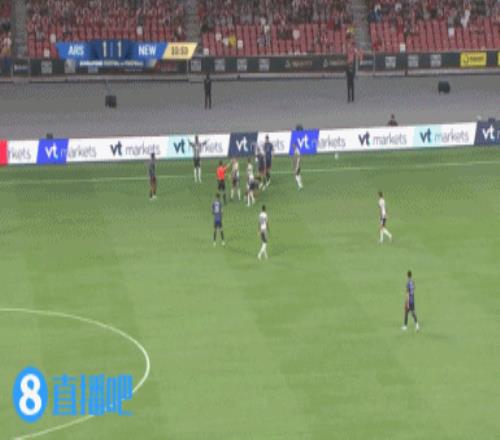 逆天乌龙!纽卡小将“抢点”攻入自家大门,阿森纳2分钟2球反超