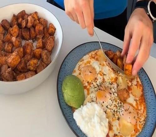 邮报:前英超球员皮尤退役后成为美食博主,分享健康食谱并教做菜