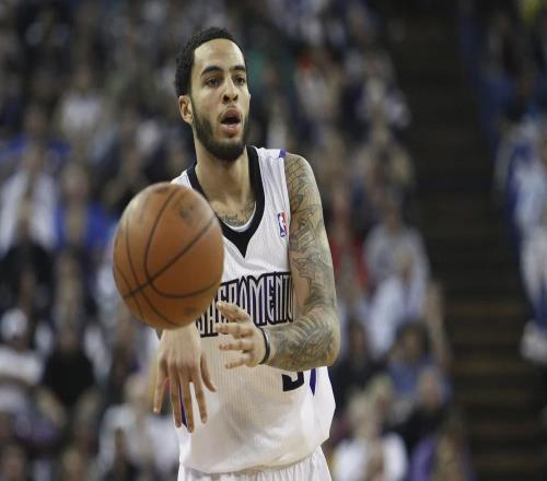前NBA国王队球员,与警察激烈枪战,自尽身亡