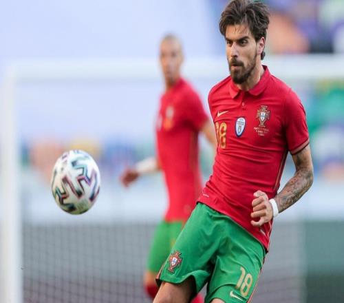 内维斯:葡萄牙队渴望赢得2026世界杯,并将这一荣誉献给若塔