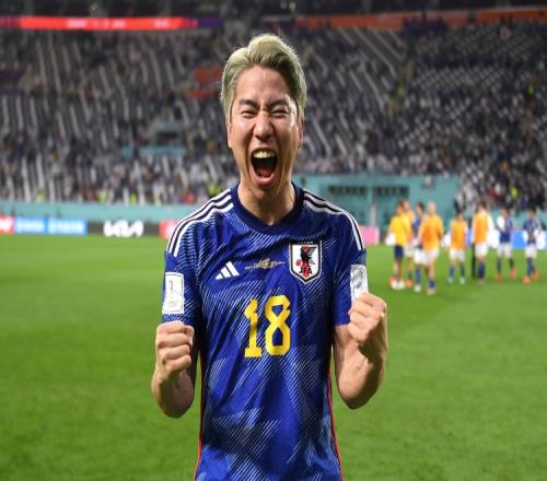 浅野拓磨:因无法获得英国工签,在阿森纳训练一天就去了斯图加特