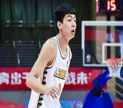 广厦出征亚洲篮球冠军联赛!王欣瑞晒照:启程亚冠