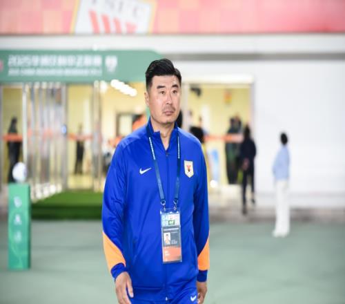 韩鹏:压力在主队我们没任何压力缺少高点通过定位球训练弥补