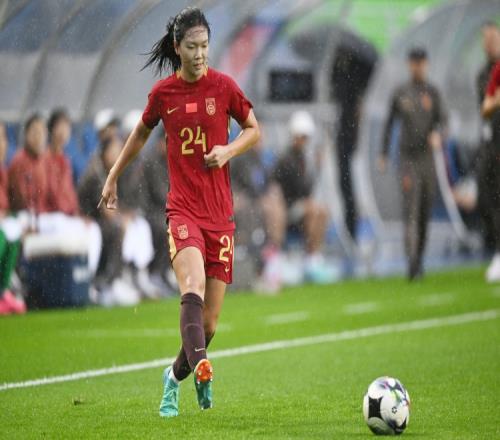 辽宁19岁后腰王爱芳:望女超&全运会双丰收想助中国女足早日崛起