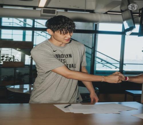 官宣!曾凡博正式加盟!又一个中国球员登陆NBA