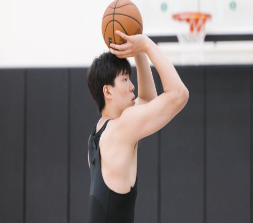 杨瀚森赴美训练增重4公斤!外界关注点变化:他的真正实力有多强