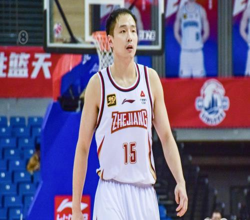 3年1800万顶薪加盟青岛!浙江官宣:王奕博的CBA注册问题已解决