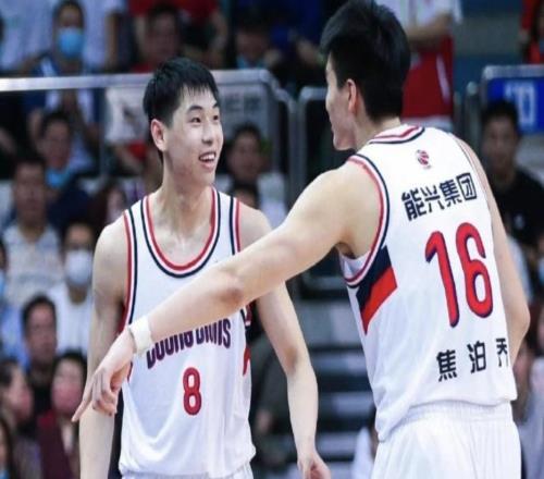 媒体人:如果广东、广州交易完成,崔永熙新赛季将重回CBA