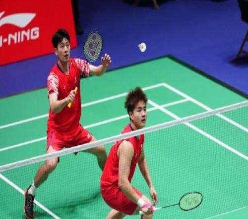 梁伟铿/王昶2-0战胜李芳至/李芳任,晋级香港赛决赛