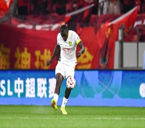 博主:恩加德乌昨日赛前踩场训练受伤,无缘今晚与浙江的比赛