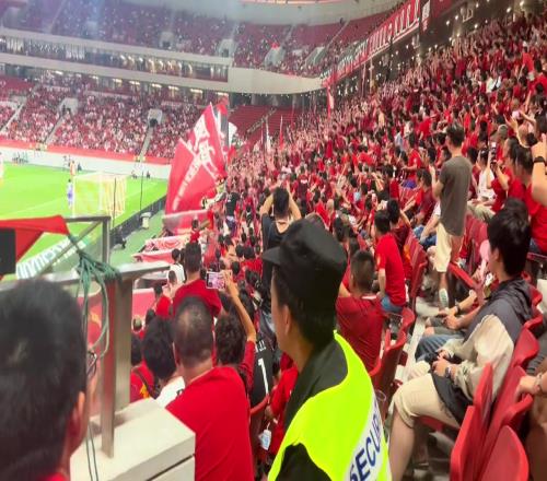 海港50领先，浦东足球场玩起了人浪
