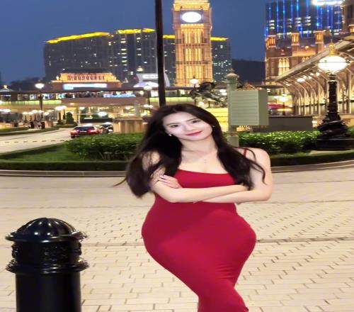 这身材真滴赞啊！最美女登密盼盼的红色长裙装