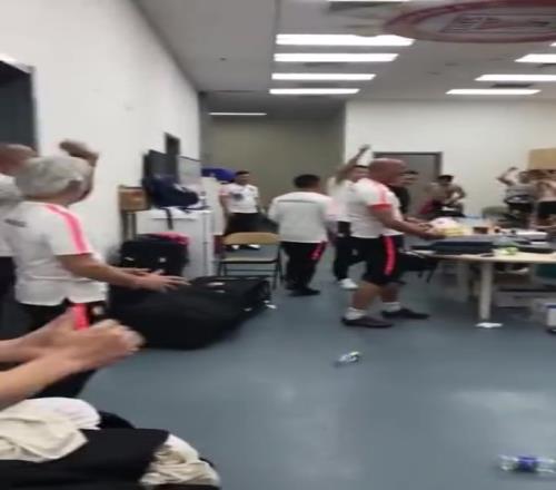 保利尼奥退役！再来重温一下，保利尼奥名场面之有没有信心！