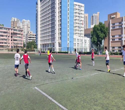 谁能懂在野球场踢进这个球的含金量