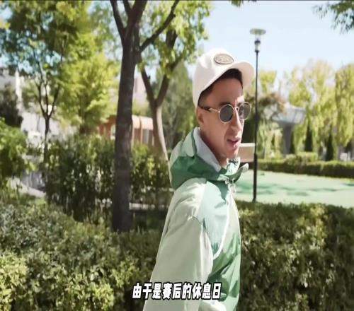 林加德在韩国踢球休息日的时候，都会做什么?
