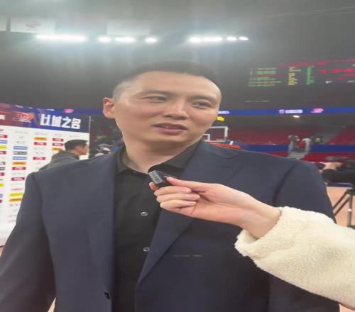 上海男篮主帅卢伟笑谈第二胜：实力在这前面只是没磨合好