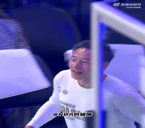 什么老板正在热身！蔡崇信也参加NBA传奇名人赛