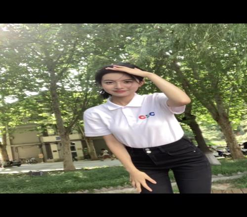 青春气息腾讯新晋女主播炼炼的昔日校园随拍是真的清纯啊